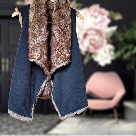 [Reversible] Faux Fur Waterfall Vest - Picture 4 of 9